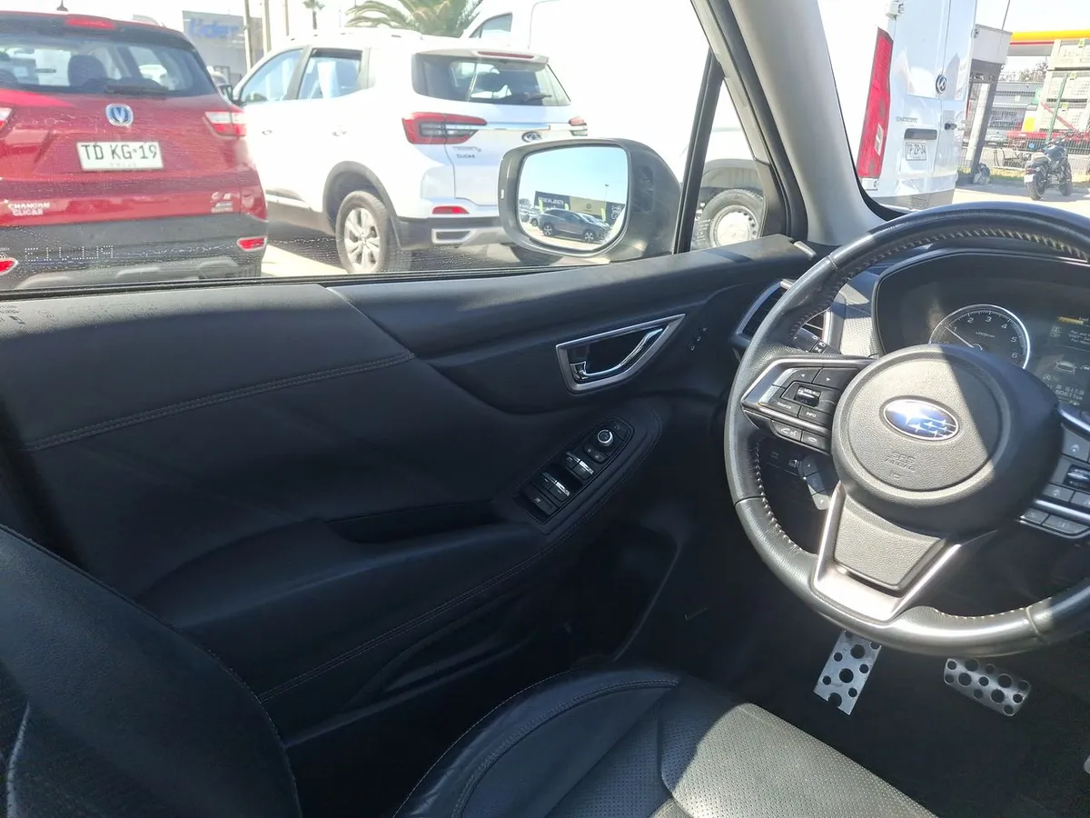 Subaru Forester 2.0i Limited Eyesight Awd At 5p año 2021