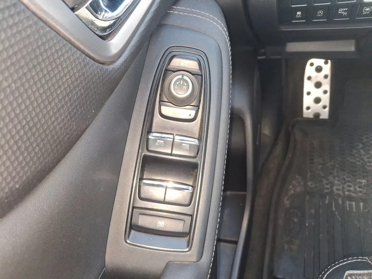 Subaru Forester 2.0i Limited Eyesight Awd At 5p año 2021