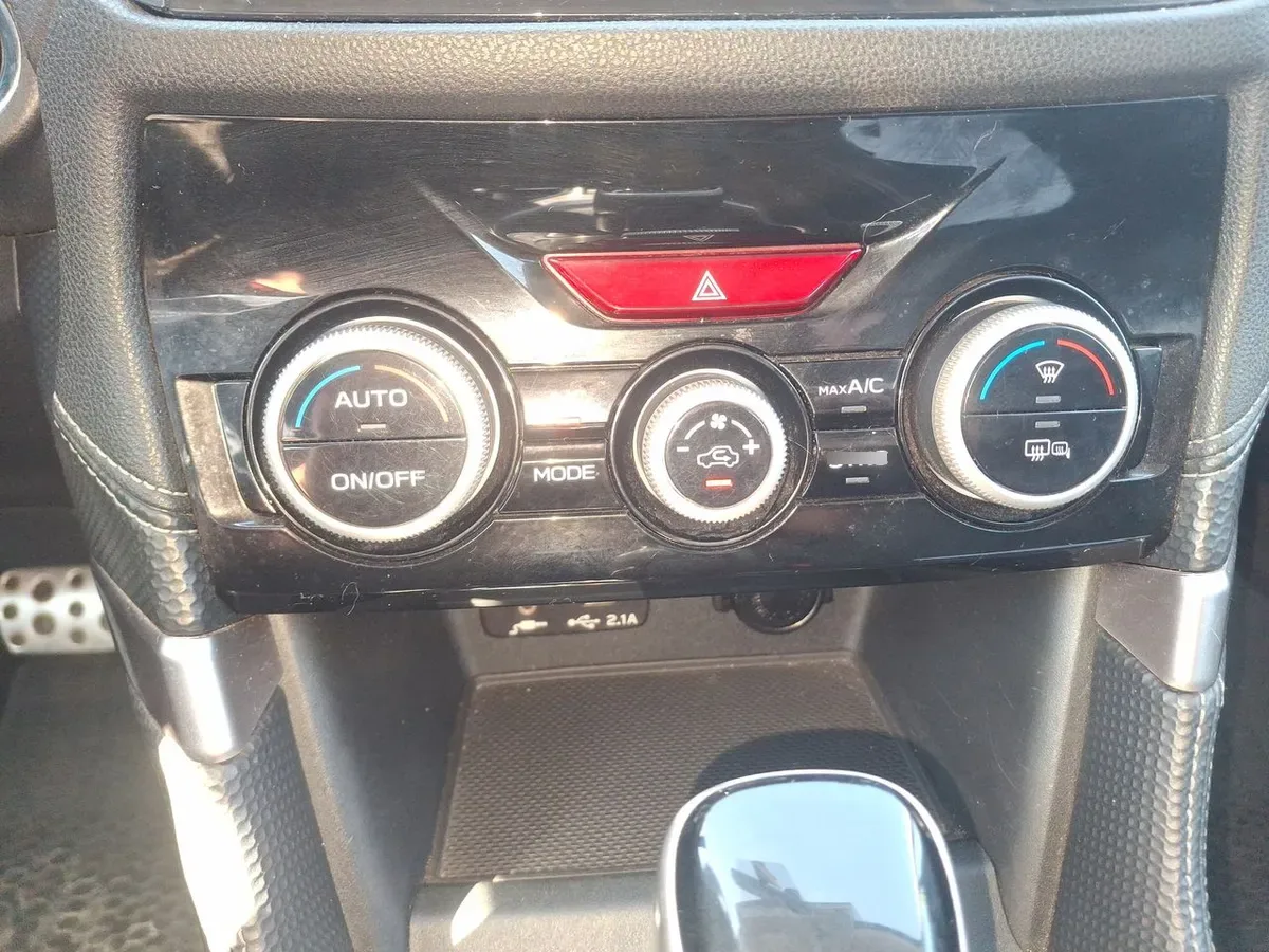 Subaru Forester 2.0i Limited Eyesight Awd At 5p año 2021