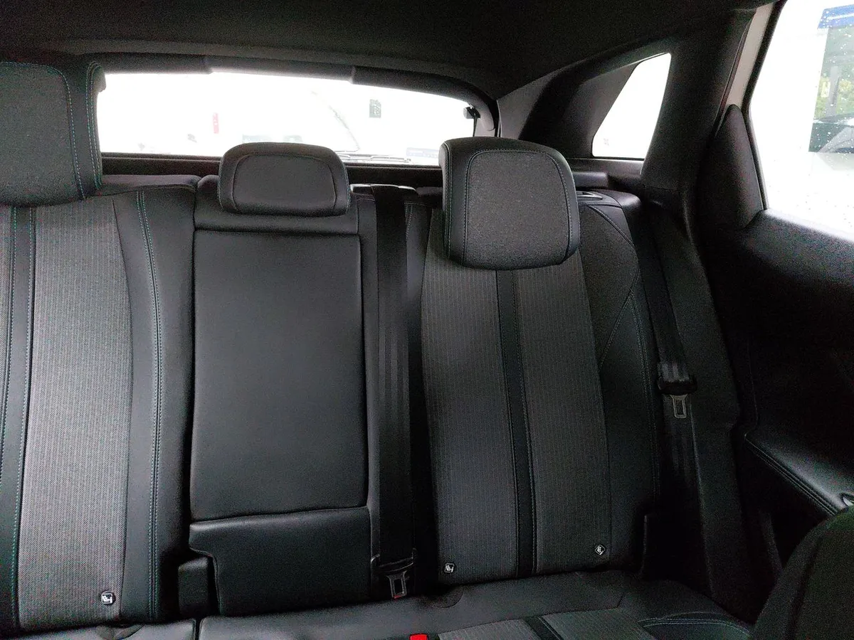 Peugeot 3008 1.5 Allure Pack Bluehdi 130 4x2 Eat8 5p año 2024