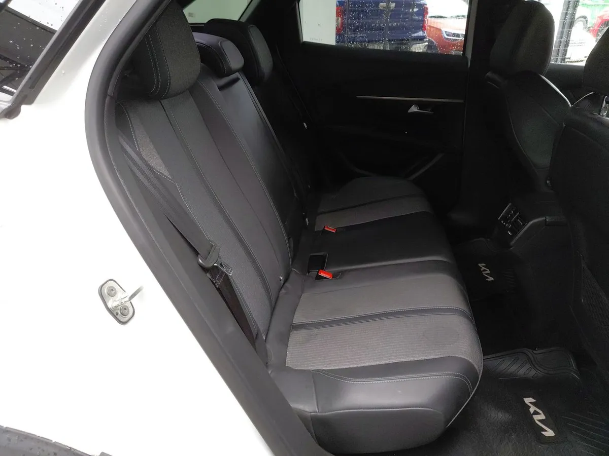 Peugeot 3008 1.5 Allure Pack Bluehdi 130 4x2 Eat8 5p año 2024