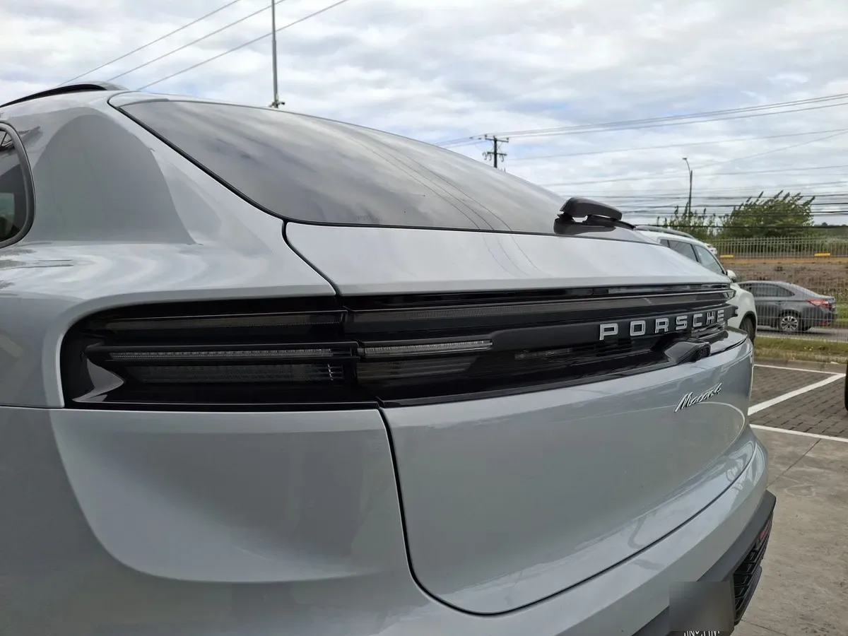 Porsche Macan Electrico 4 4x4 At 5p año 2025