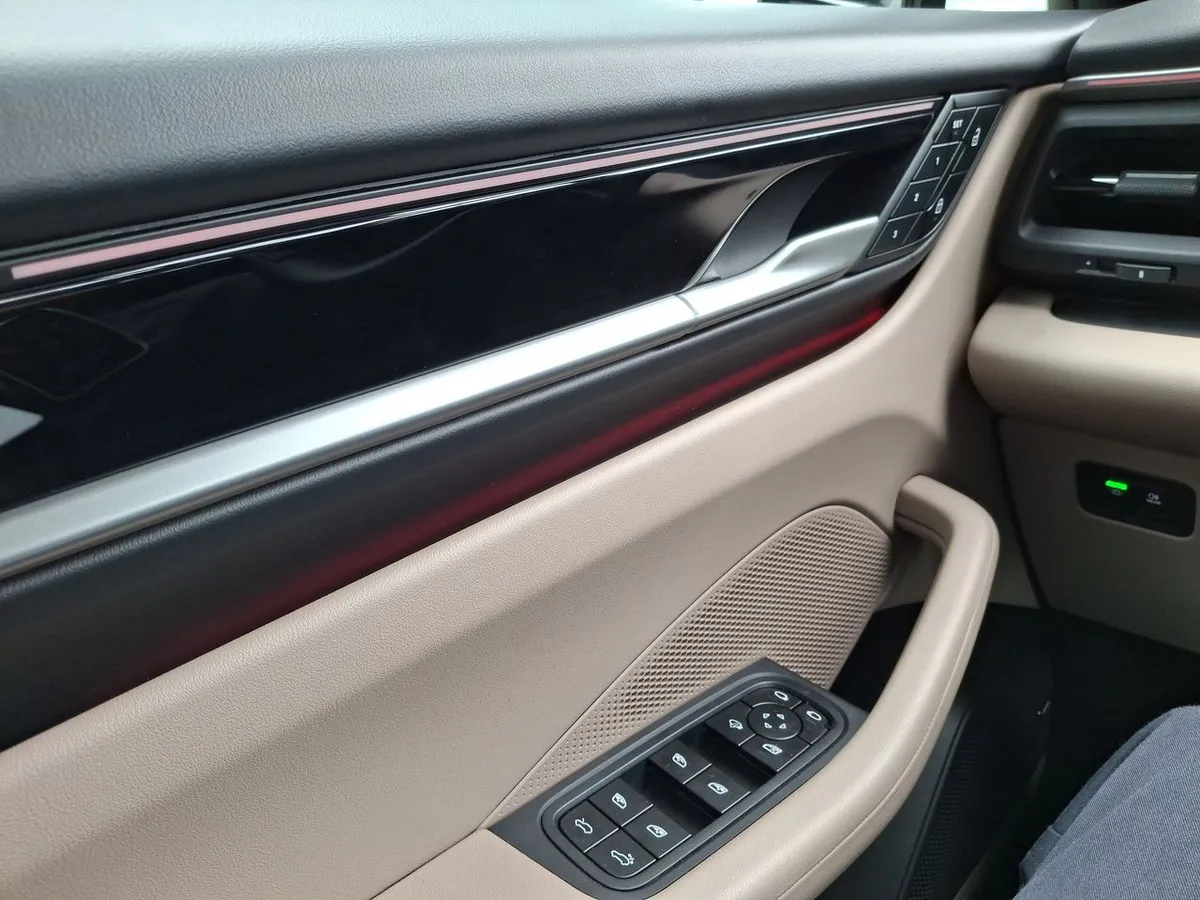 Porsche Macan Electrico 4 4x4 At 5p año 2025