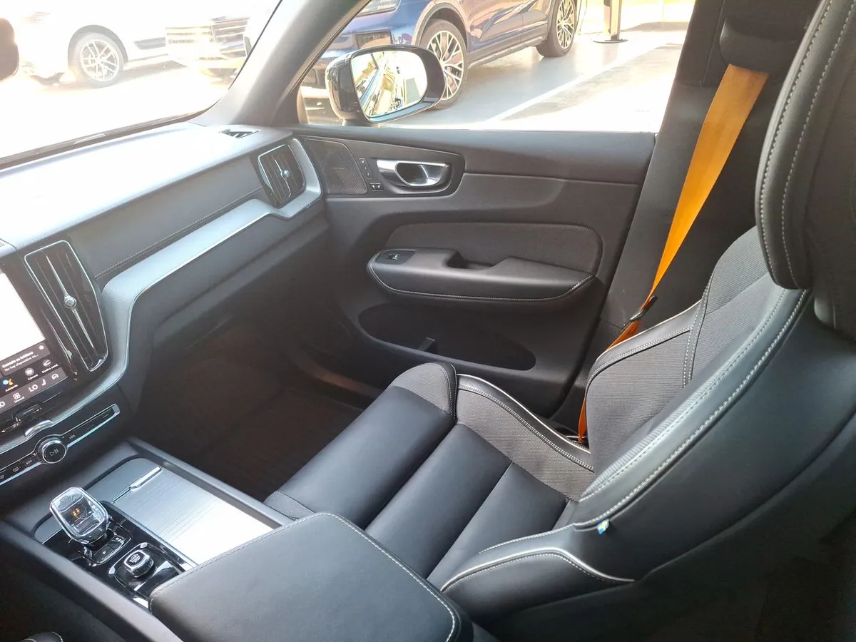 Volvo Xc60 2.0t T8 Polestar Engineered Hybrid Awd At 5p año 2025