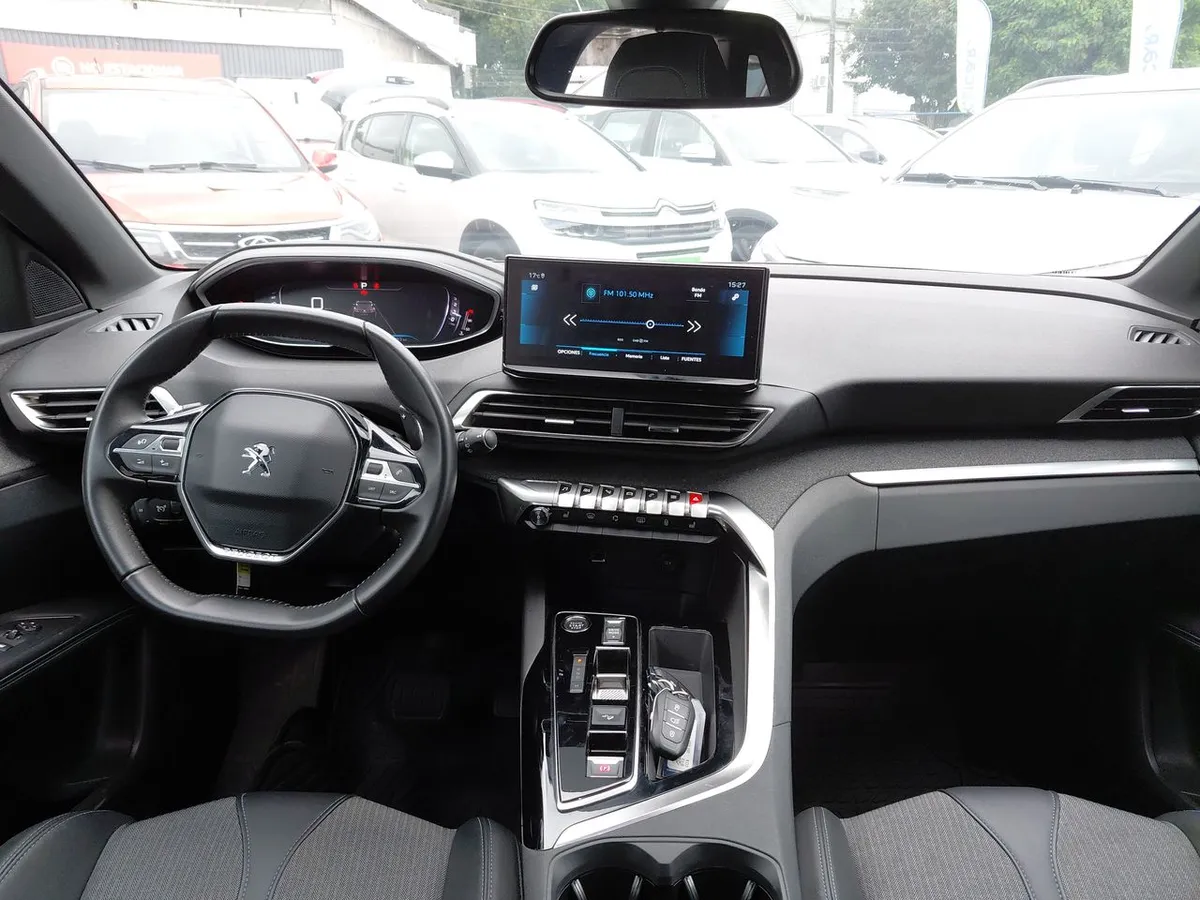 Peugeot 3008 1.5 Allure Pack Bluehdi 130 4x2 Eat8 5p año 2024