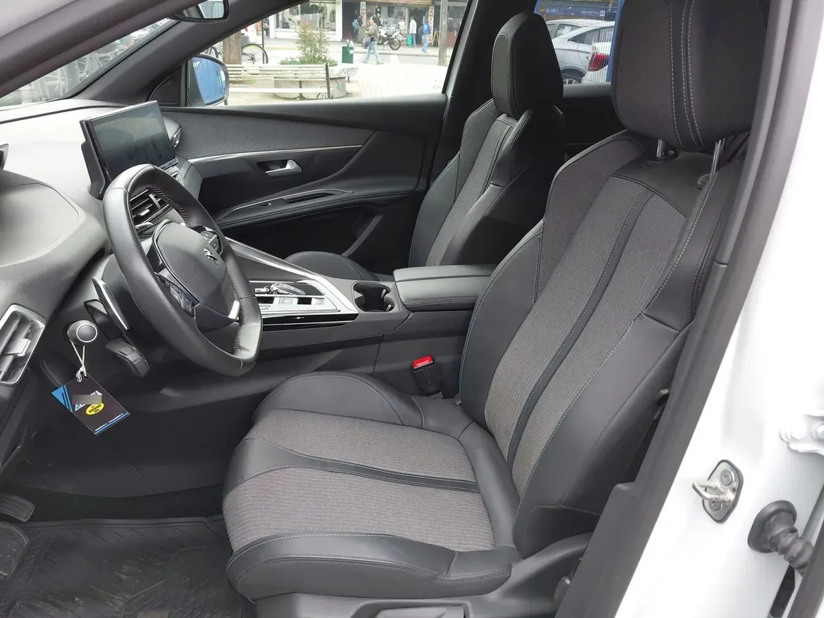 Peugeot 3008 1.5 Allure Pack Bluehdi 130 4x2 Eat8 5p año 2024