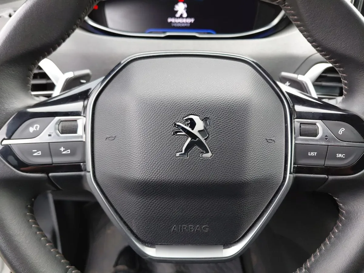 Peugeot 3008 1.5 Allure Pack Bluehdi 130 4x2 Eat8 5p año 2024