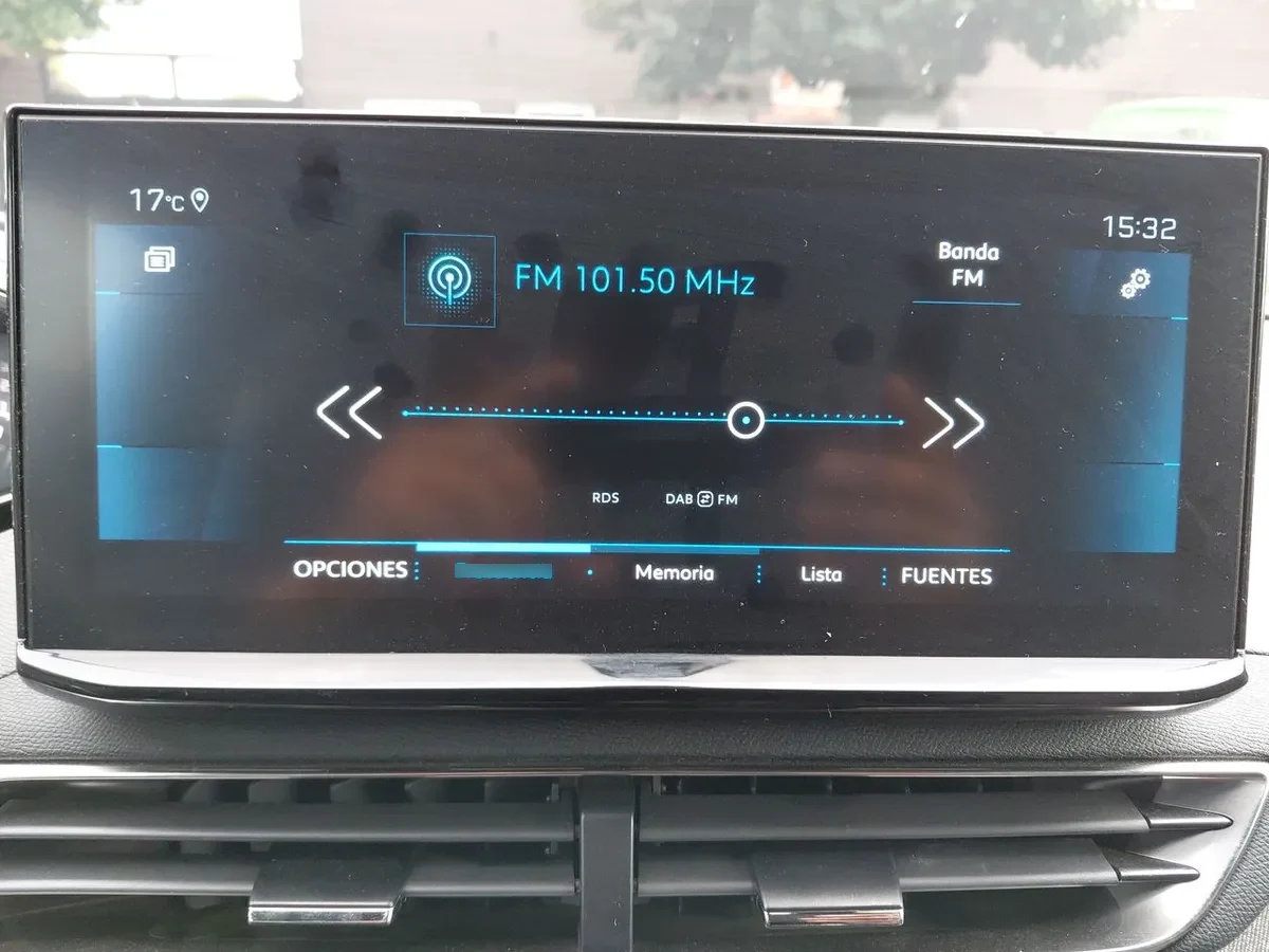 Peugeot 3008 1.5 Allure Pack Bluehdi 130 4x2 Eat8 5p año 2024