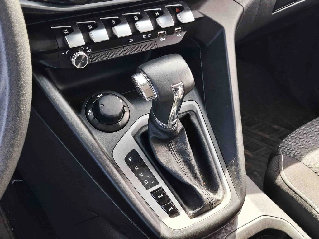 Peugeot Landtrek Active 4x4 año 2025