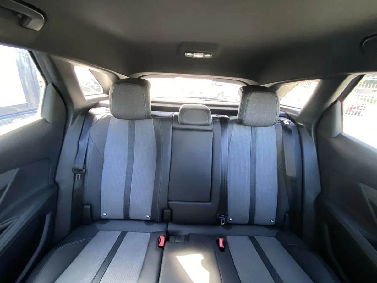 Peugeot 3008 1.5 Allure Pack Bluehdi 130 4x2 Eat8 5p año 2024
