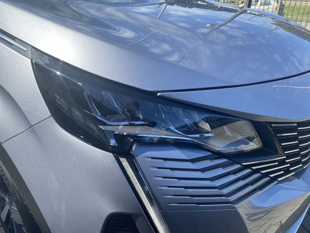 Peugeot 3008 1.5 Allure Pack Bluehdi 130 4x2 Eat8 5p año 2024