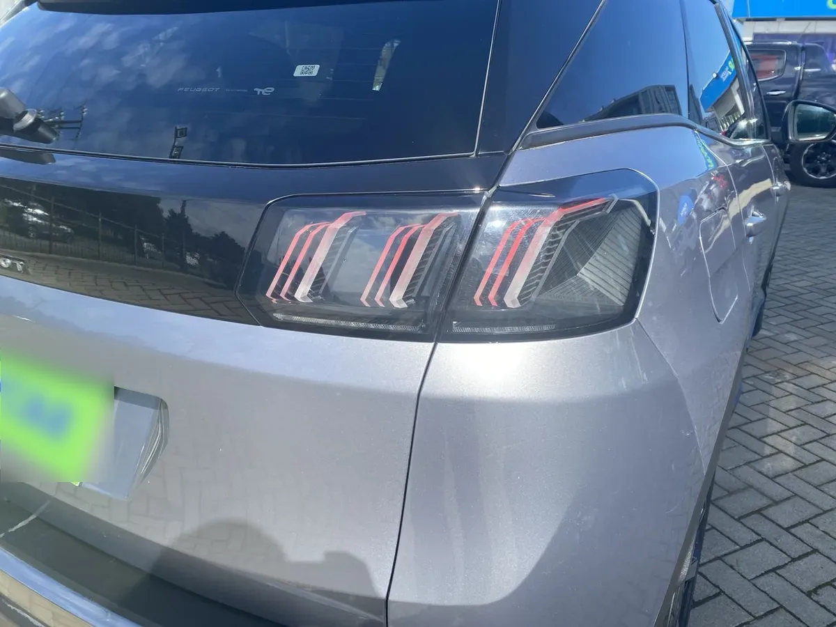 Peugeot 3008 1.5 Allure Pack Bluehdi 130 4x2 Eat8 5p año 2024