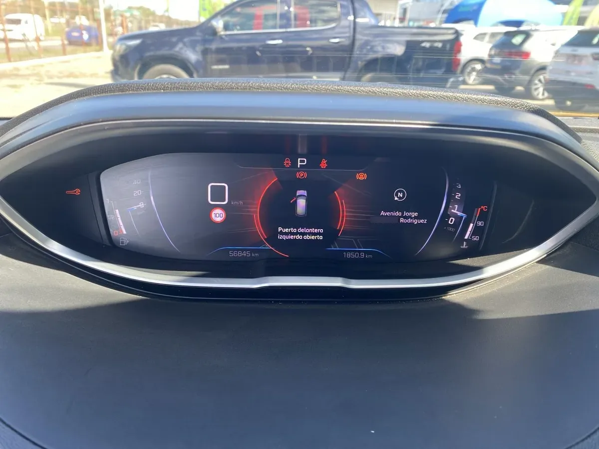 Peugeot 3008 1.5 Allure Pack Bluehdi 130 4x2 Eat8 5p año 2024