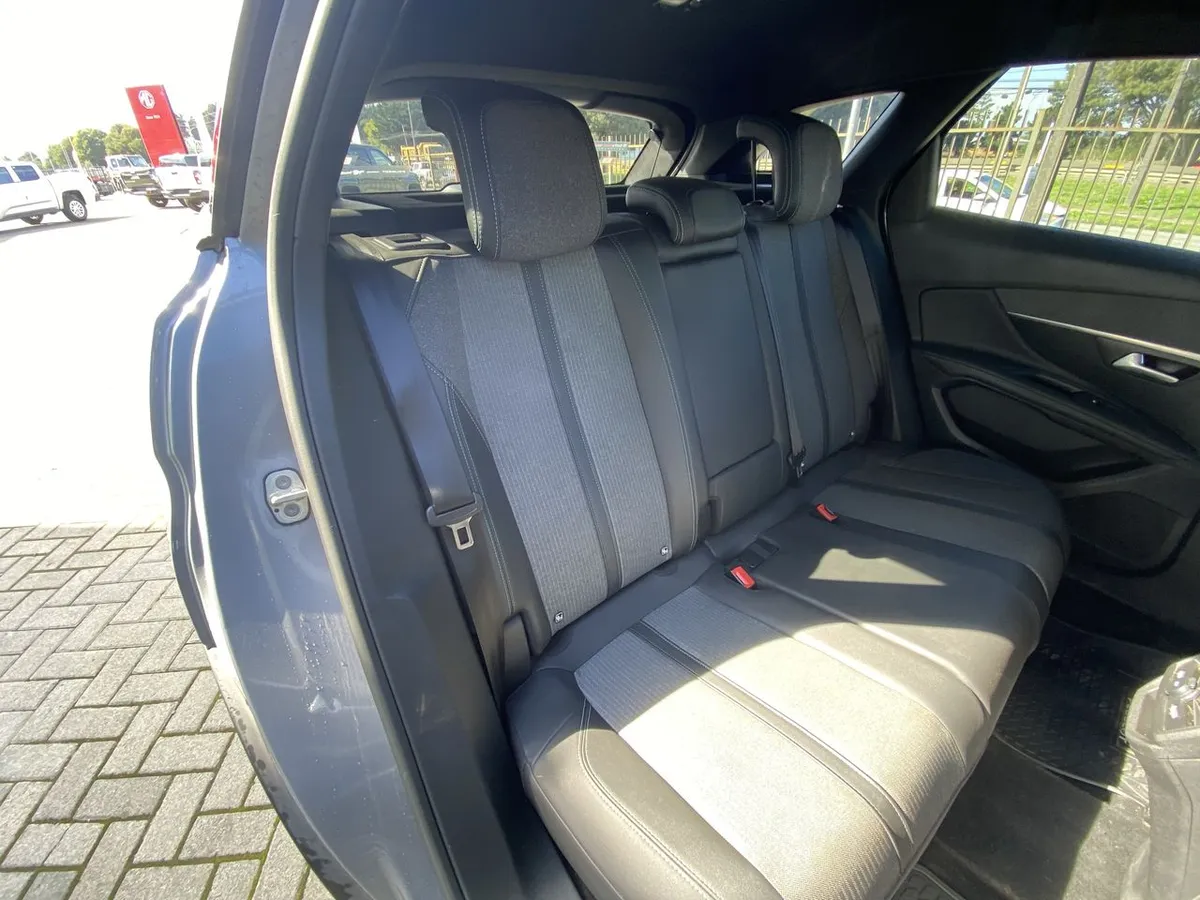 Peugeot 3008 1.5 Allure Pack Bluehdi 130 4x2 Eat8 5p año 2024