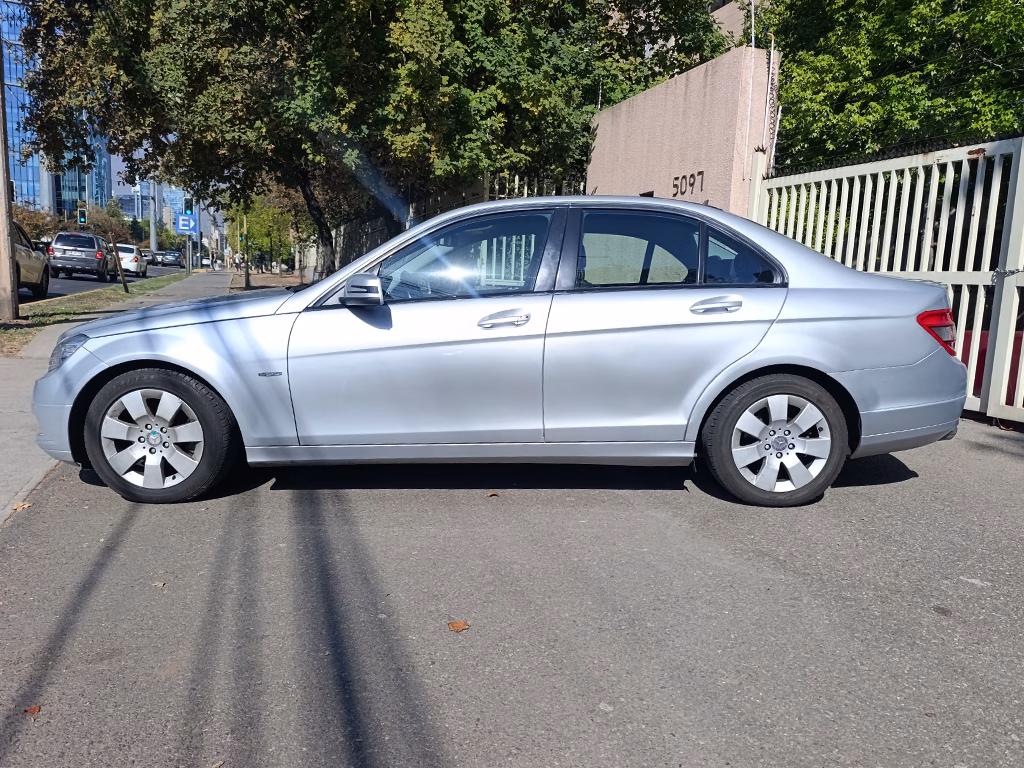 Mercedes Benz C180 Cgi Blueefficiency año 2011
