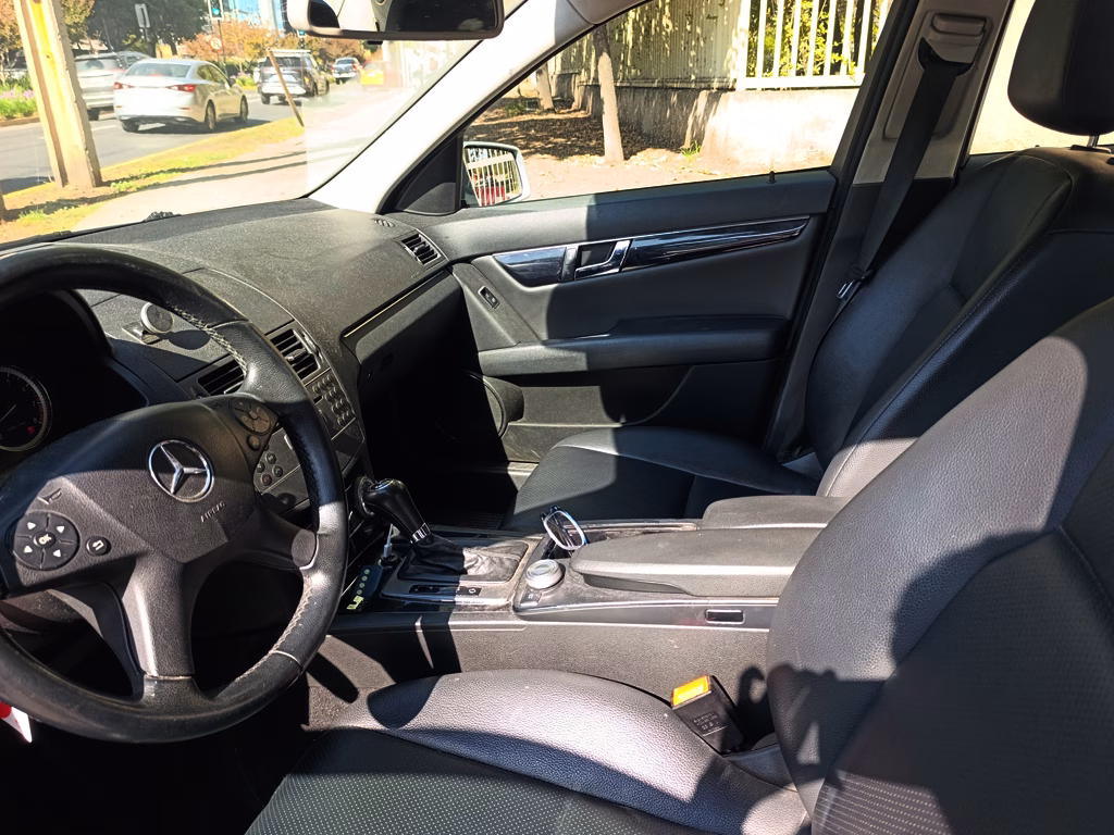 Mercedes Benz C180 Cgi Blueefficiency año 2011