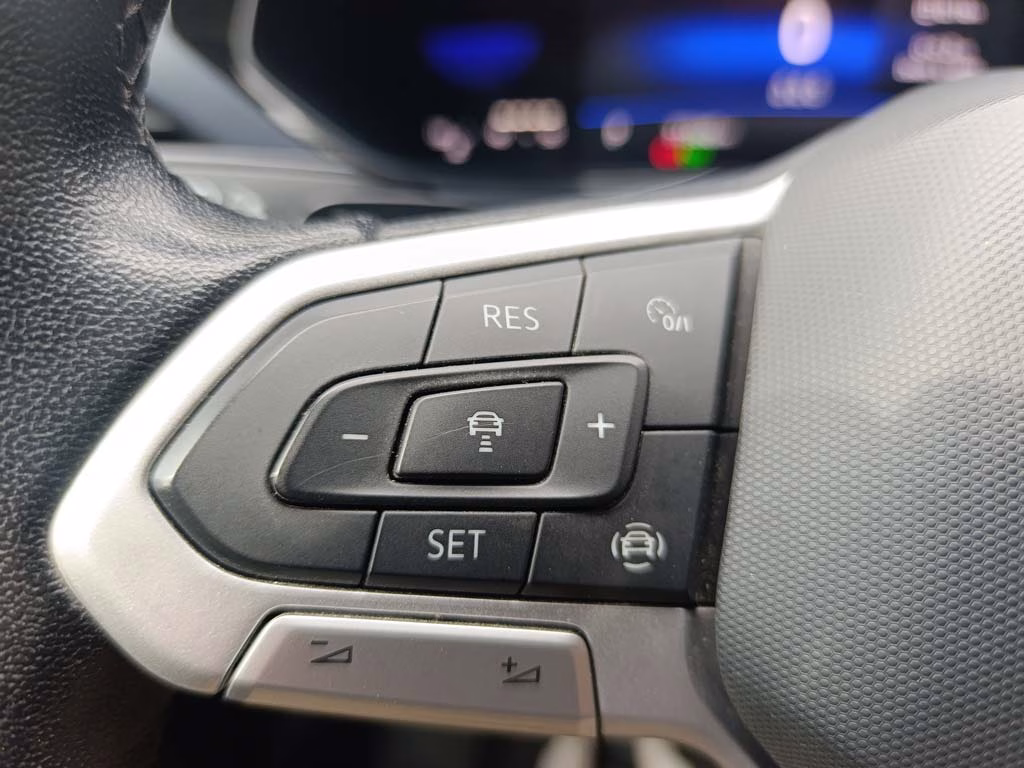Volkswagen Taos Comfortline año 2023
