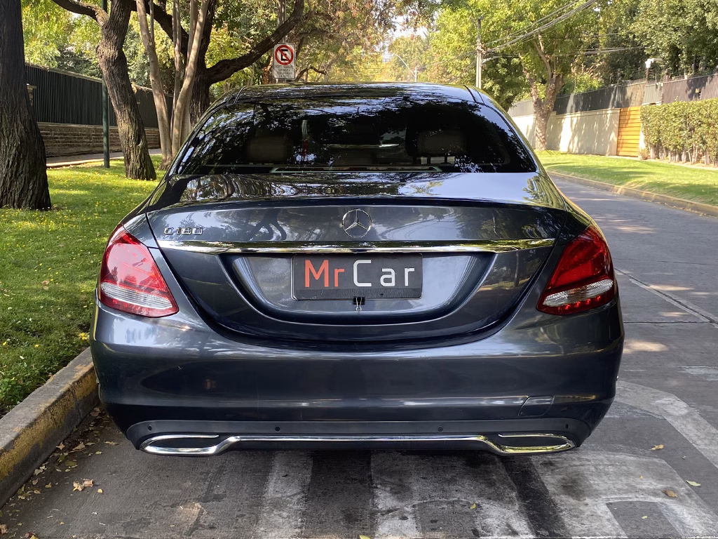 Mercedes Benz C180 1.6 año 2015