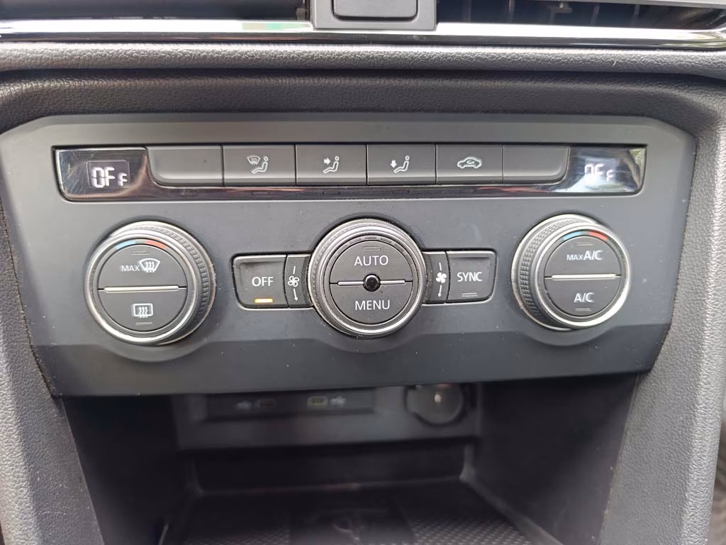 Volkswagen Taos Comfortline año 2023