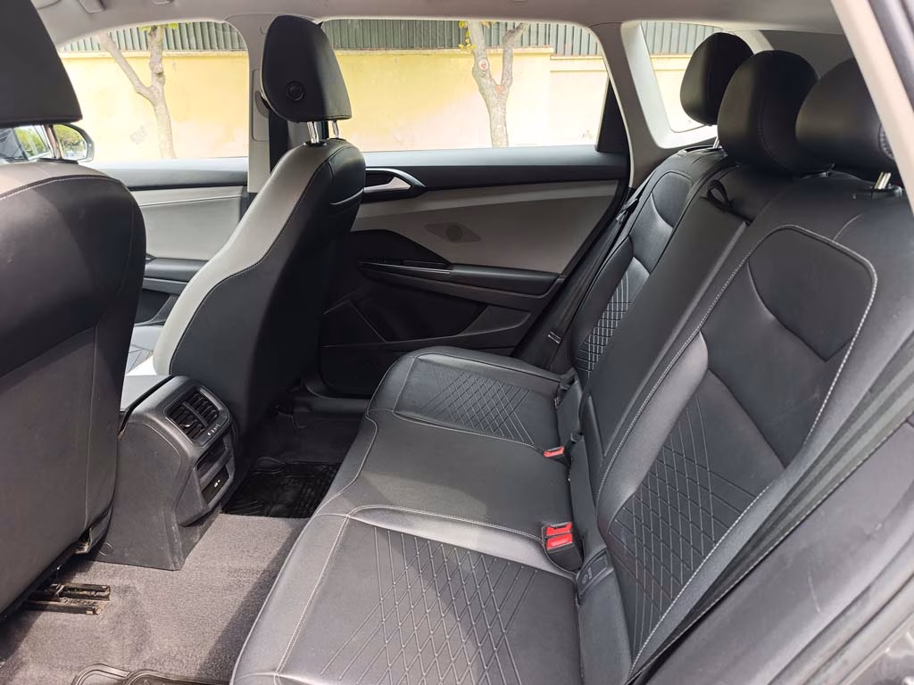 Volkswagen Taos Comfortline año 2023