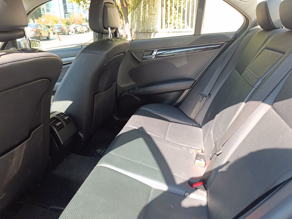 Mercedes Benz C180 Cgi Blueefficiency año 2011
