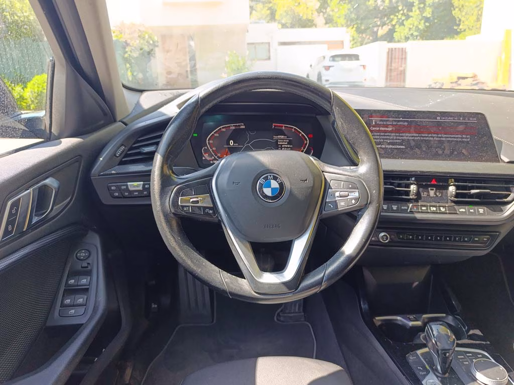 Bmw 118i Sport Plus año 2022
