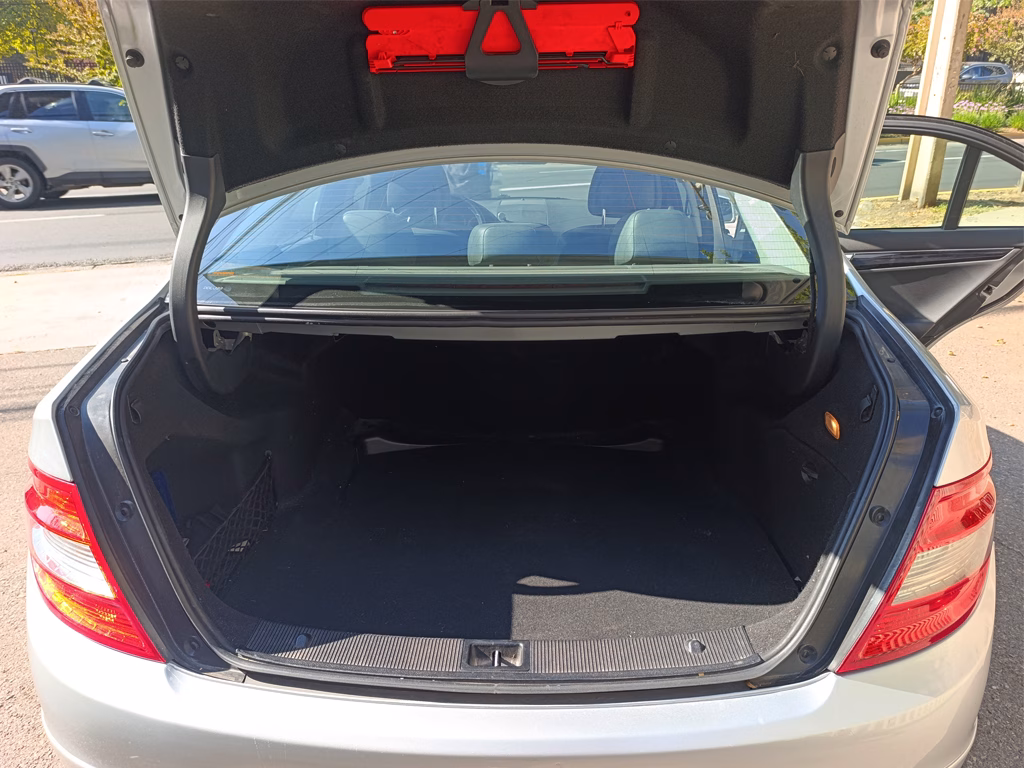 Mercedes Benz C180 Cgi Blueefficiency año 2011