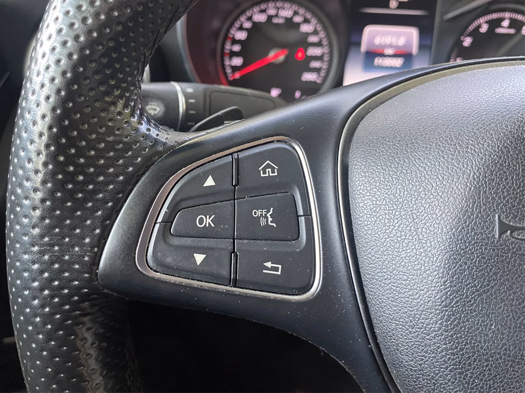 Mercedes Benz C180 1.6 año 2015