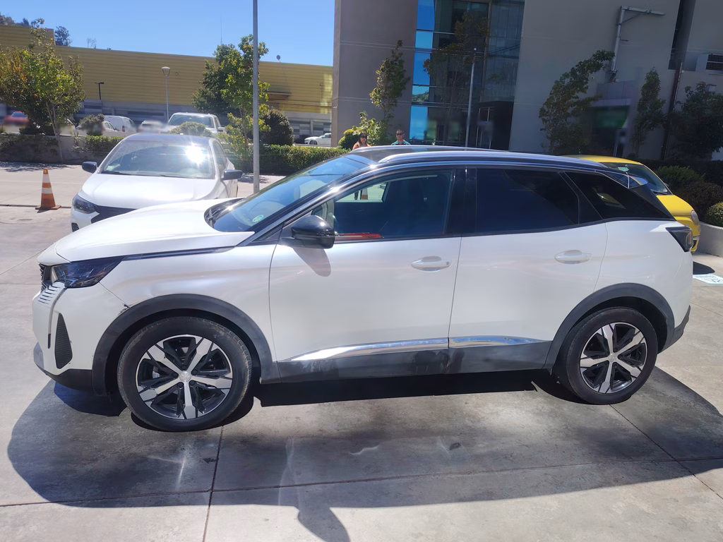 Peugeot 3008 Allure año 2022