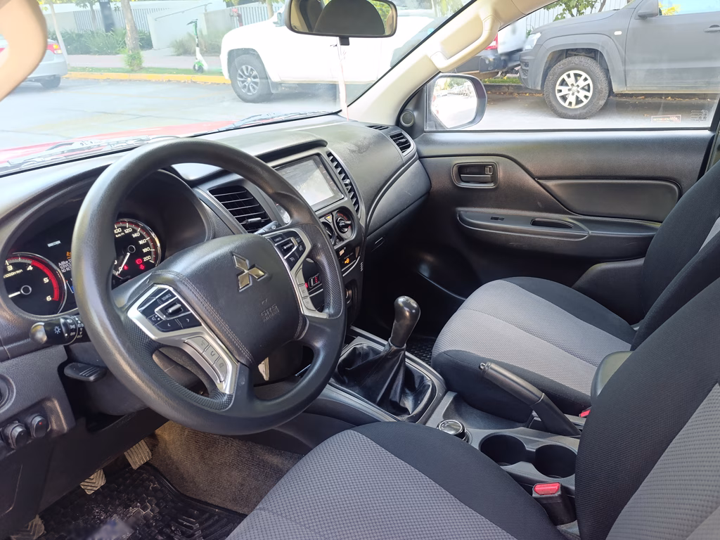 Mitsubishi L200 Katana Crt 4x4 año 2024