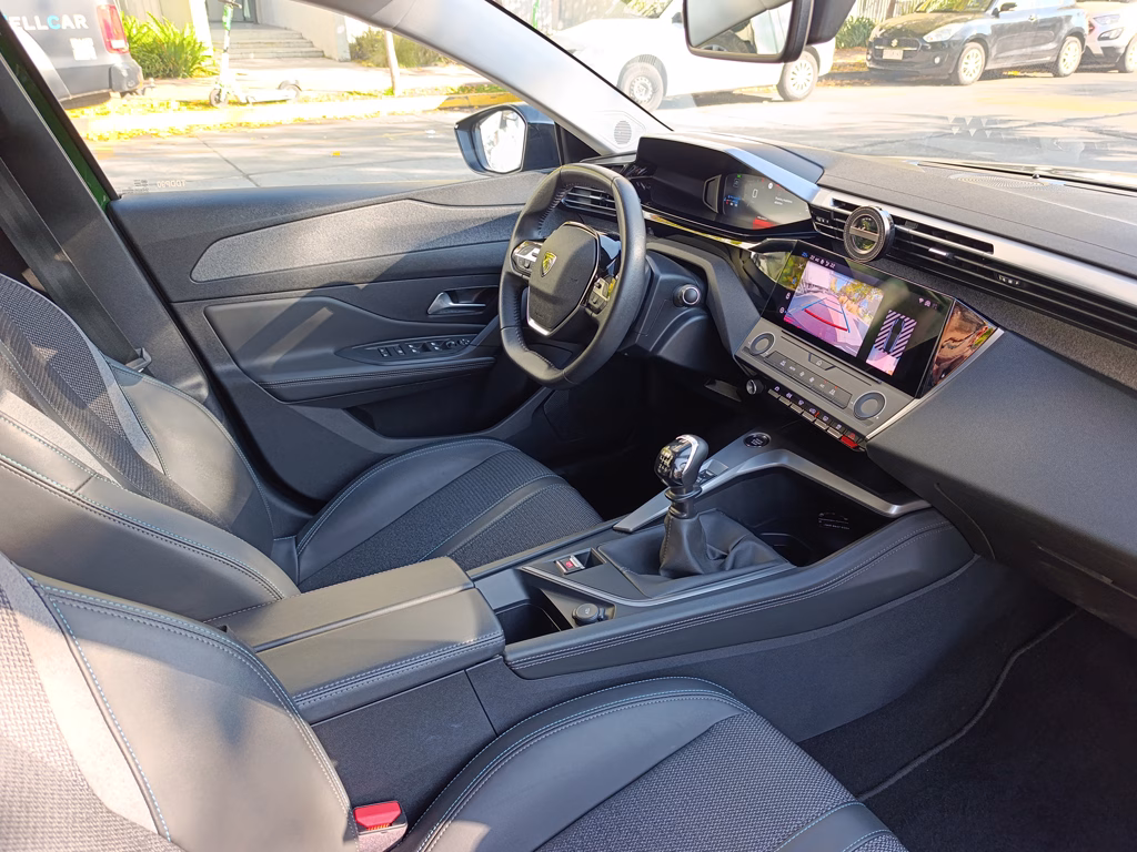 Peugeot 308 Puretech 150 año 2024