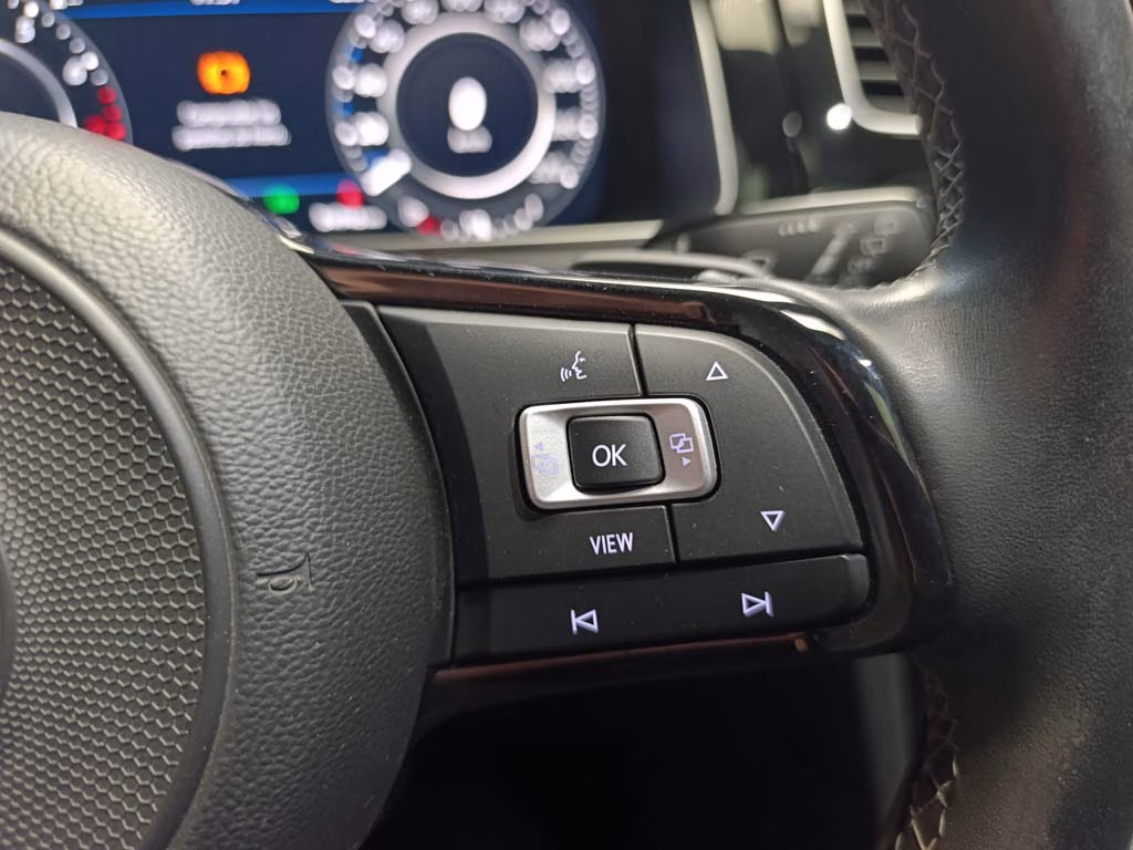 Volkswagen Golf R año 2021