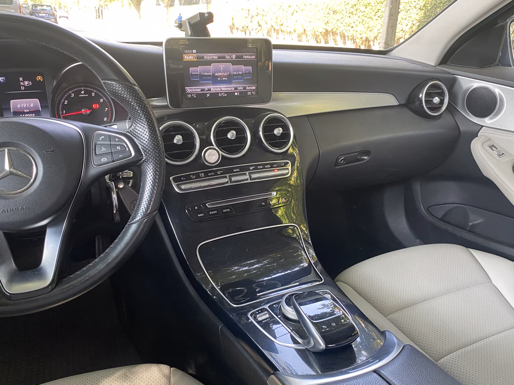 Mercedes Benz C180 Cgi Blueefficiency año 2011