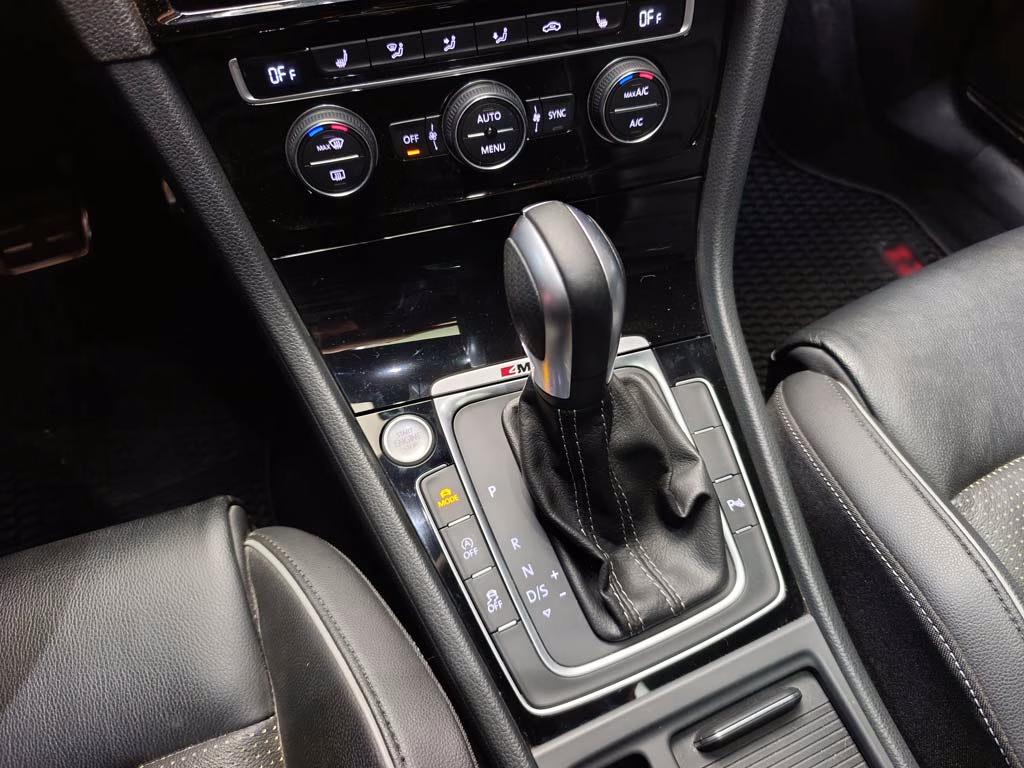 Volkswagen Golf R año 2021