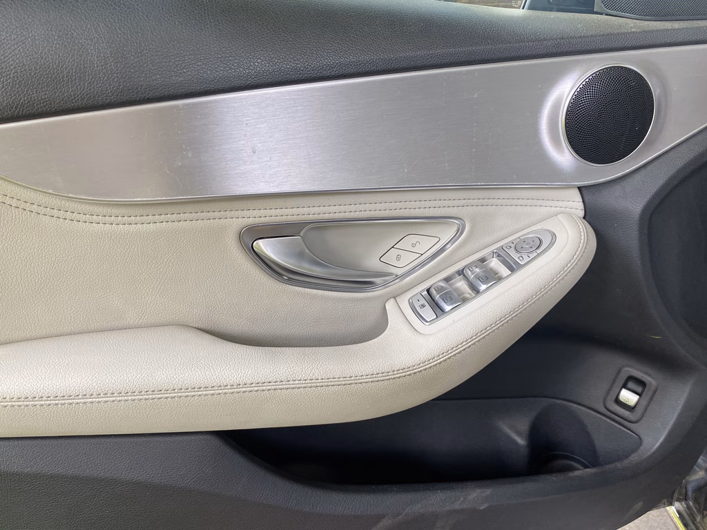 Mercedes Benz C180 1.6 año 2015