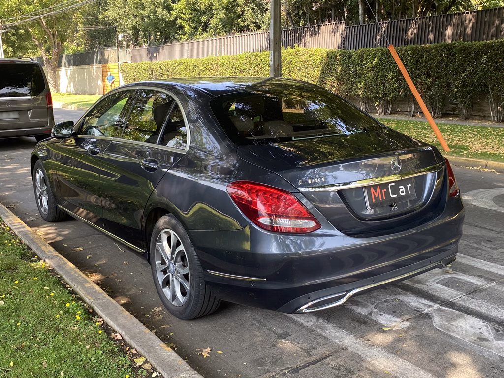 Mercedes Benz C180 Cgi Blueefficiency año 2011