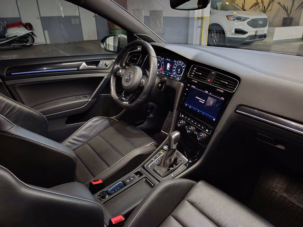 Volkswagen Golf R año 2021