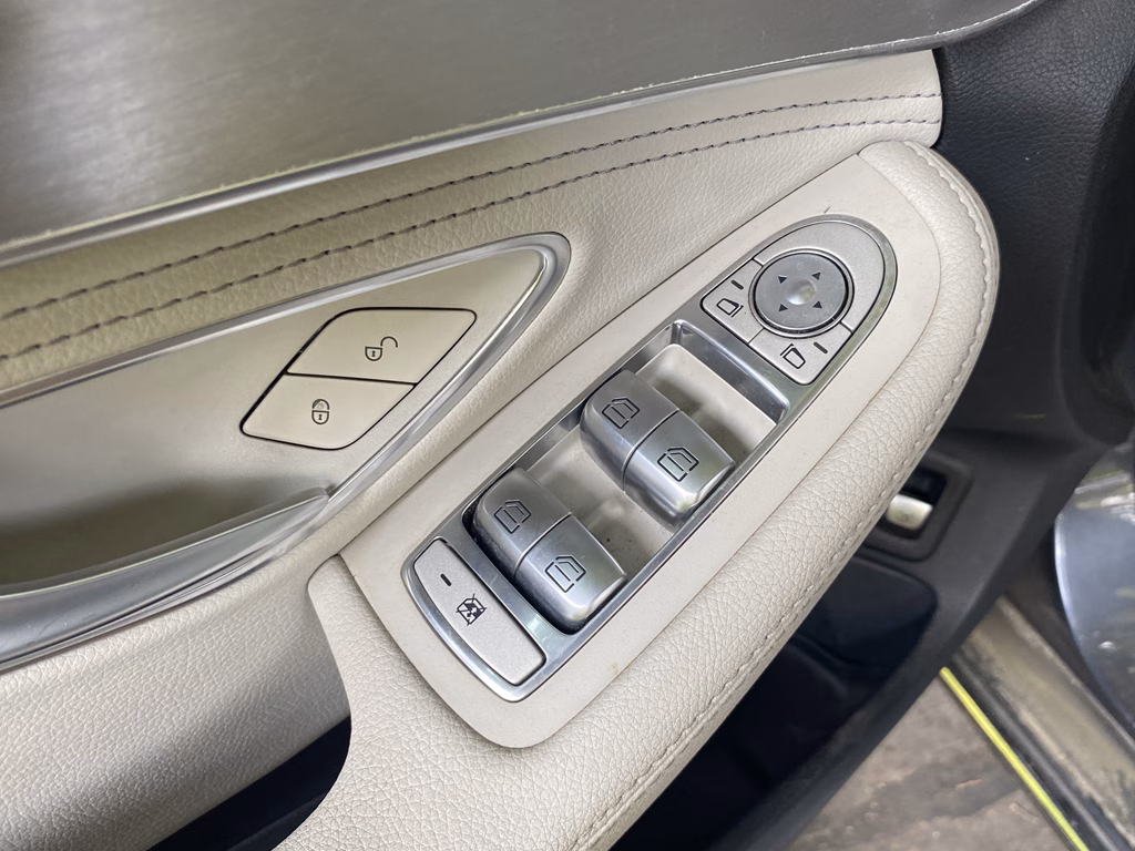 Mercedes Benz C180 1.6 año 2015