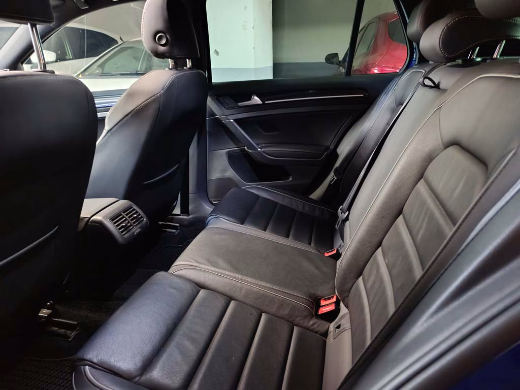 Volkswagen Golf R año 2021