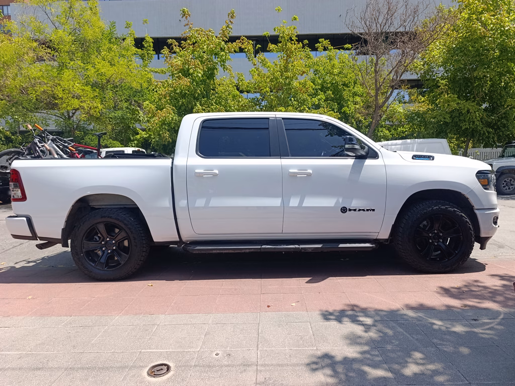 Ram 1500 Bighorn 4x4 año 2022