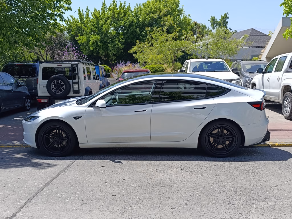 Tesla Model 3 Dual Motor-Long Range año 2025