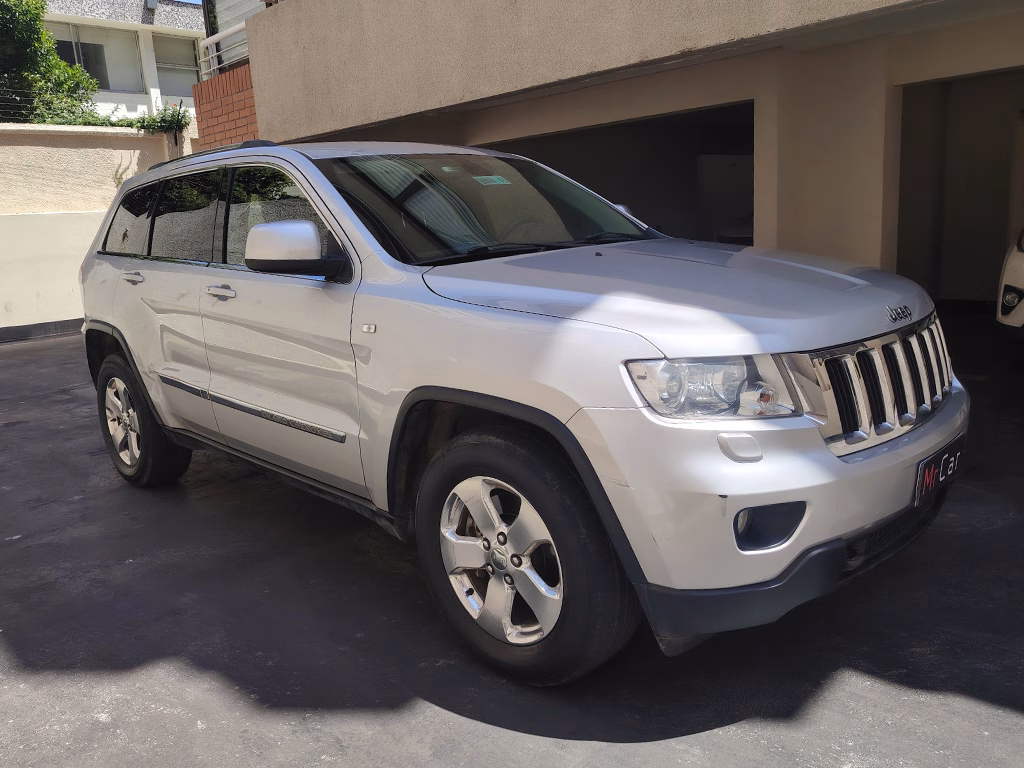 Jeep Grand Cherokee Laredo año 2011