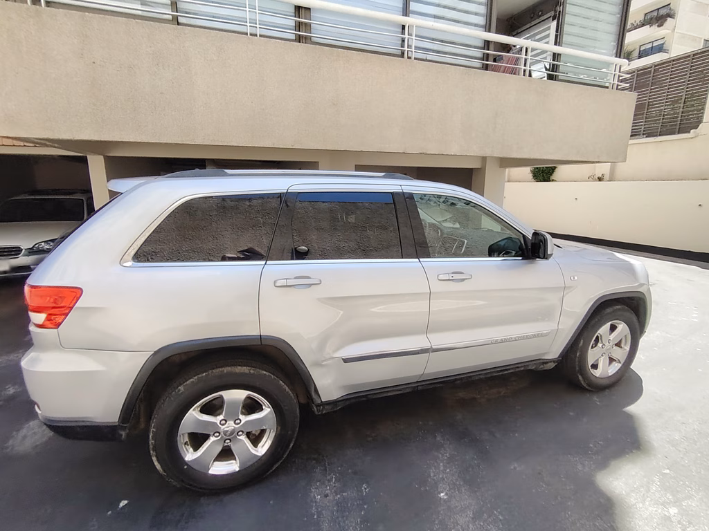 Jeep Grand Cherokee Laredo año 2011