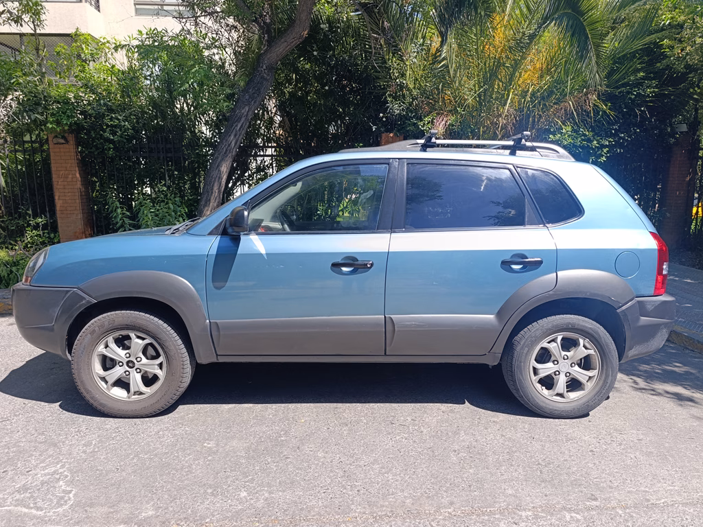 Hyundai Tucson Gl 4x4 año 2010