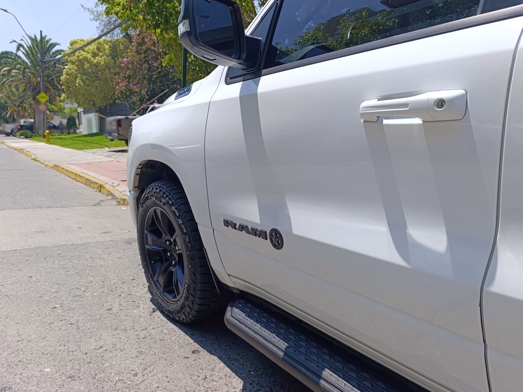 Ram 1500 Bighorn 4x4 año 2022