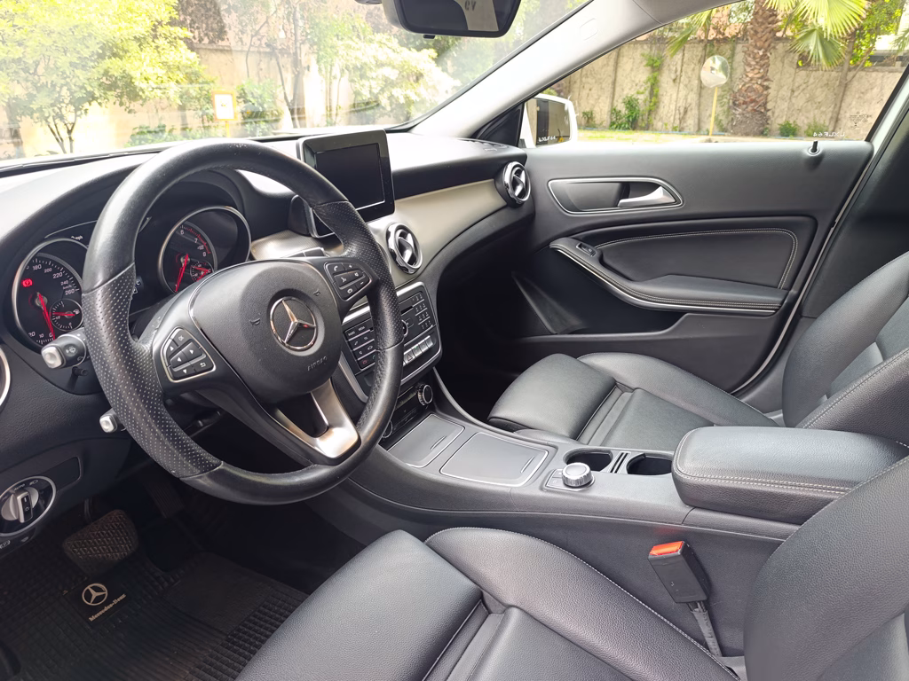 Mercedes Benz Gla 200 Gla200 año 2020