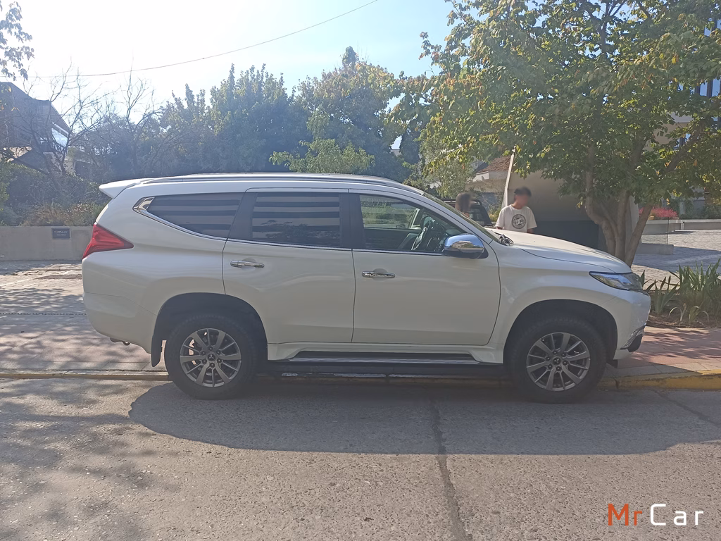 Mitsubishi Montero Sport No Se La Version año 2019