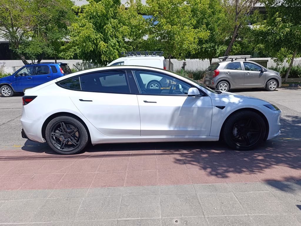 Tesla Model 3 Dual Motor-Long Range año 2025