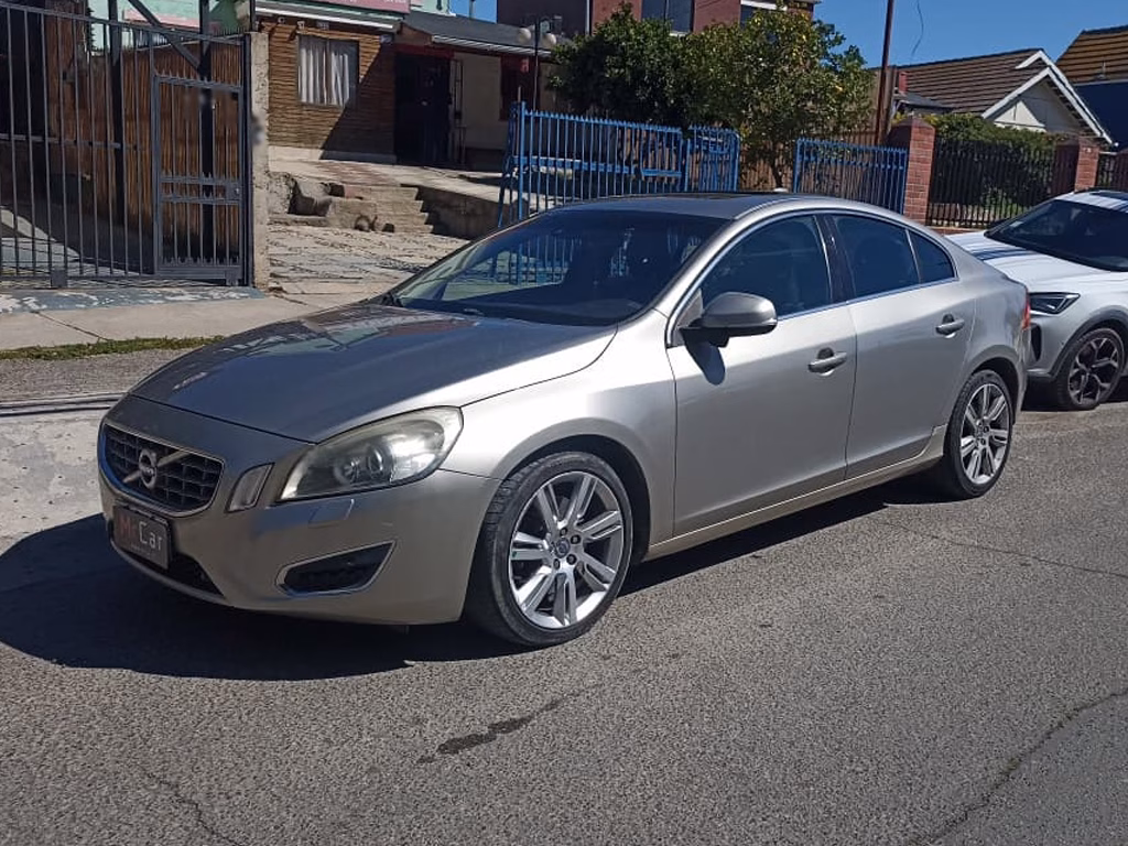 Volvo S60 T6 Plus año 2011