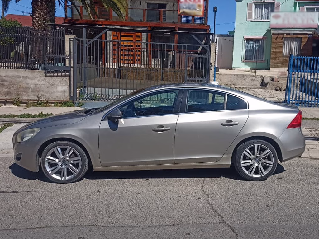 Volvo S60 T6 Plus año 2011
